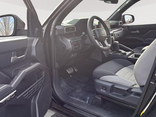 2024 Toyota Tacoma Hybrid TRD Sport