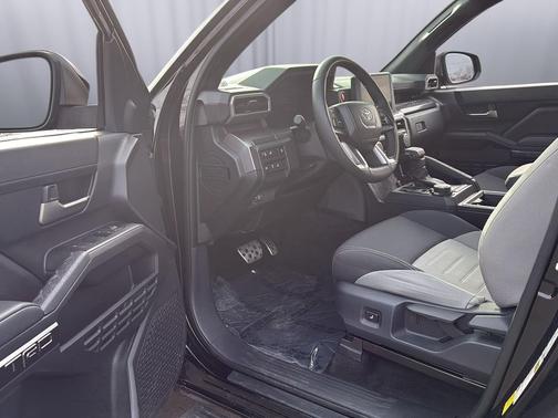 2024 Toyota Tacoma Hybrid TRD Sport