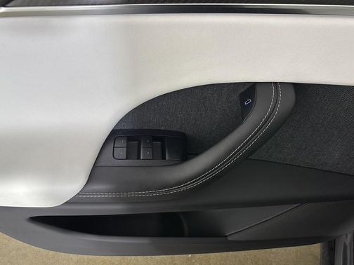 2022 Tesla Model X Plaid Tri Motor All-Wheel Drive