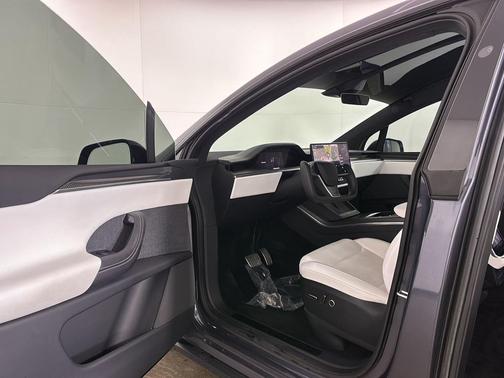 2022 Tesla Model X Plaid Tri Motor All-Wheel Drive