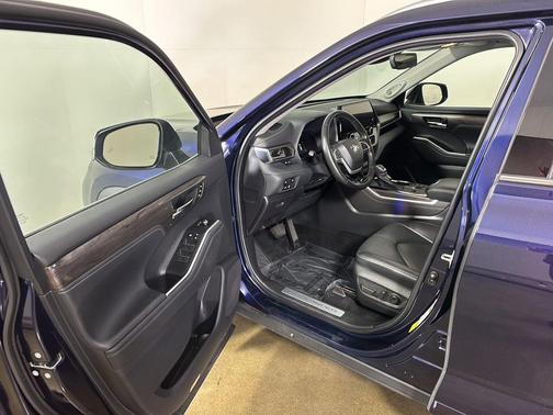 Blueprint 2023 Toyota Highlander Hybrid Limited