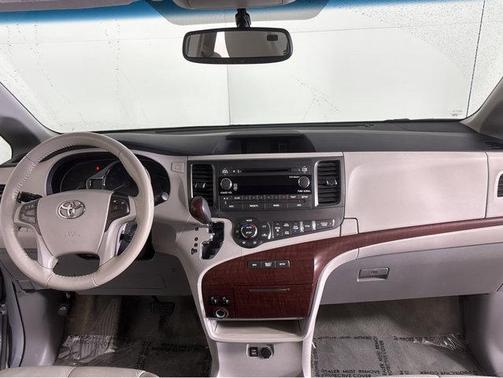 2013 Toyota Sienna XLE