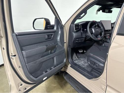 2025 Toyota Sequoia Base