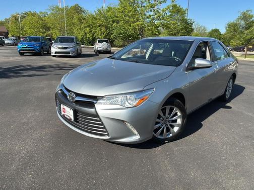 Celestial Silver Metallic 2017 Toyota Camry XLE
