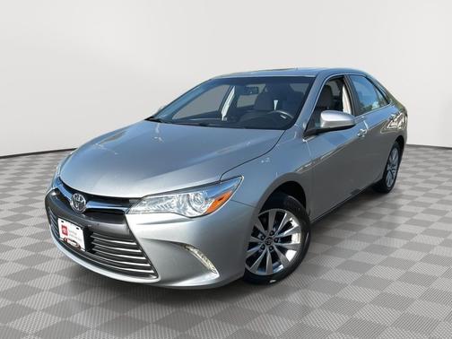Celestial Silver Metallic 2017 Toyota Camry XLE