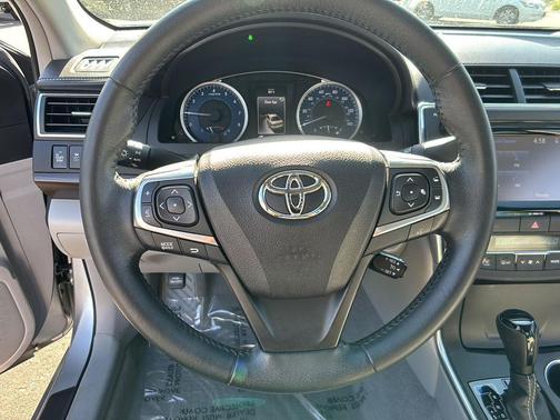 Celestial Silver Metallic 2017 Toyota Camry XLE
