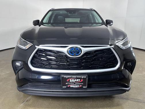 Midnight Black Metallic 2021 Toyota Highlander Hybrid XLE