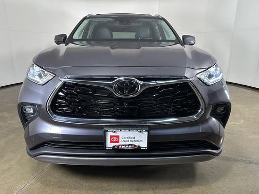 Magnetic Gray Metallic 2024 Toyota Highlander Platinum