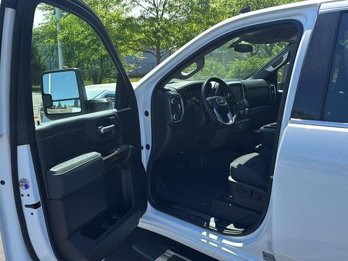Summit White 2023 GMC Sierra 2500 SLE