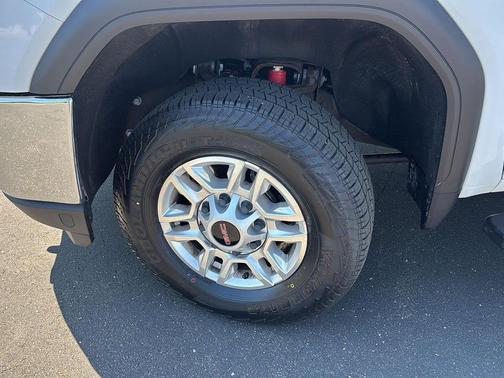 Summit White 2023 GMC Sierra 2500 SLE