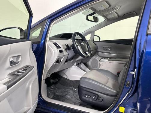 2015 Toyota Prius v Four