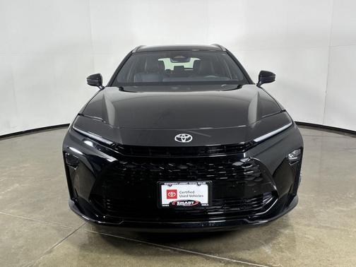 2025 Toyota Crown Signia XLE