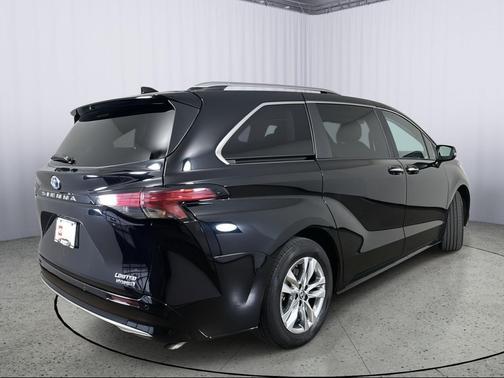 2024 Toyota Sienna Limited