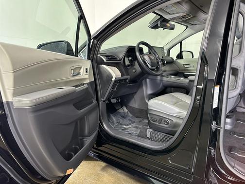 2024 Toyota Sienna Limited
