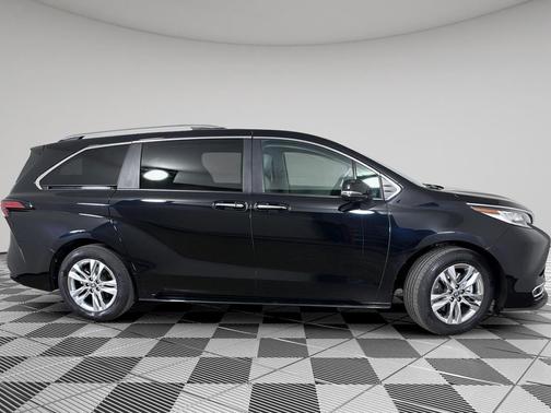 2024 Toyota Sienna Limited