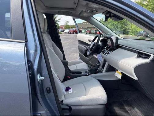 2025 Toyota Corolla Cross LE