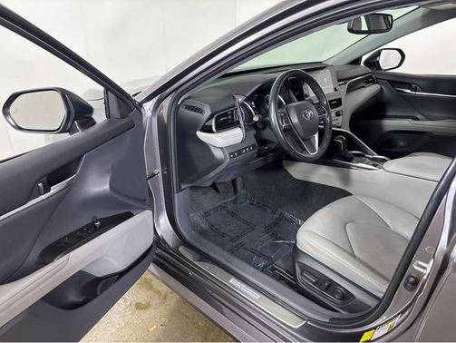 2023 Toyota Camry Hybrid XLE