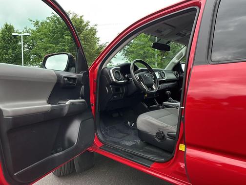 Barcelona Red Metallic 2016 Toyota Tacoma SR5