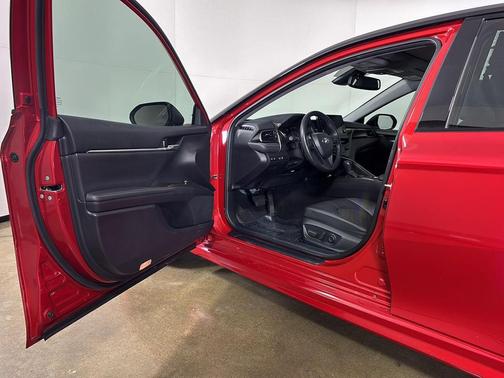 Supersonic Red w/Midnight Black Metallic Roof 2022 Toyota Camry XSE