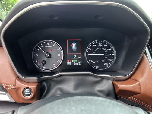 Crystal White Pearl 2022 Subaru Outback Touring XT