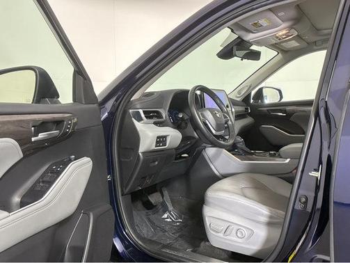 2023 Toyota Highlander Platinum