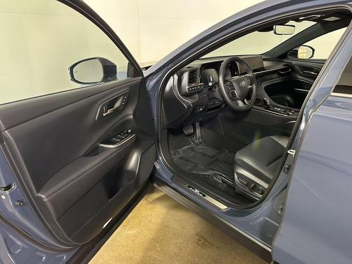 Storm Cloud 2025 Toyota Crown Signia XLE