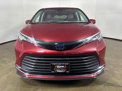 Ruby Flare Pearl 2021 Toyota Sienna XLE 7 Passenger