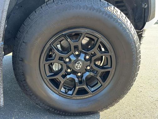 Super White 2019 Toyota Tacoma SR