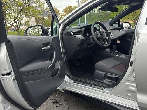 Classic Silver Metallic 2026 Toyota Corolla SE
