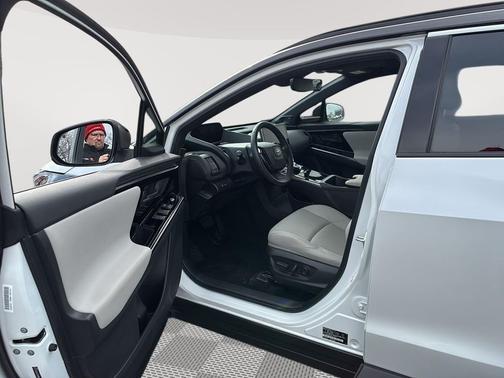 Wind Chill Pearl w/Black Roof 2023 Toyota bZ4X Limited