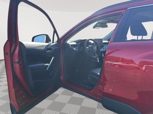 2025 Toyota Corolla Cross XLE