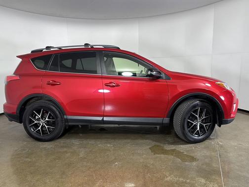 2017 Toyota RAV4 SE