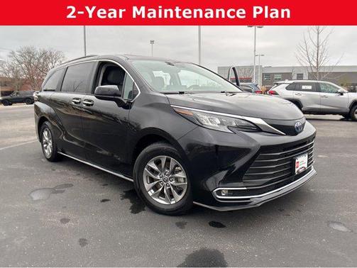 2024 Toyota Sienna XLE 8 Passenger