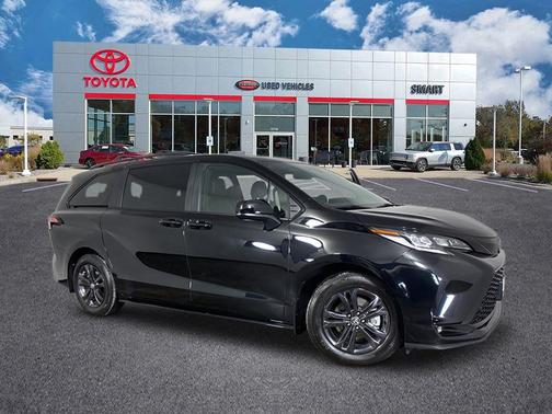 2025 Toyota Sienna XSE 7 Passenger