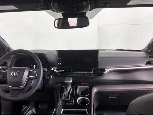 2025 Toyota Sienna XSE 7 Passenger