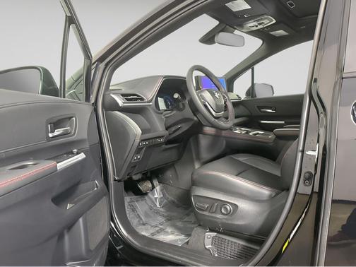 2025 Toyota Sienna XSE 7 Passenger