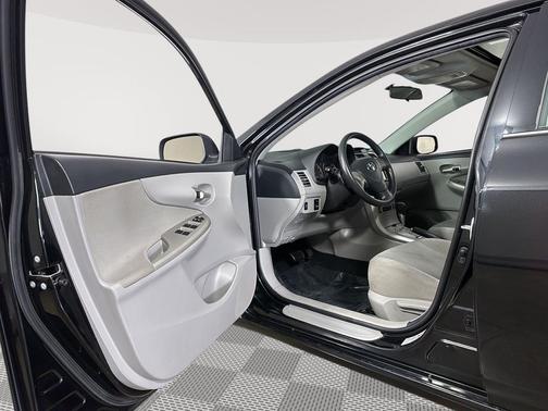 Black Sand Pearl 2013 Toyota Corolla LE