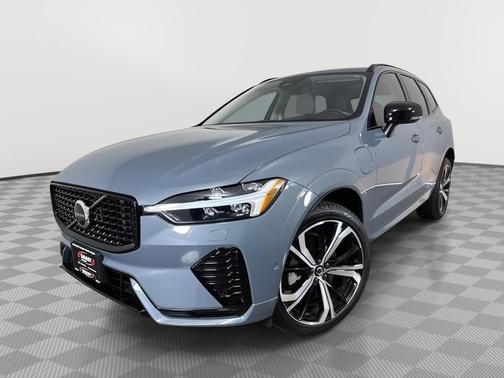2023 Volvo XC60 Recharge Plug-In Hybrid T8 Ultimate Dark Theme