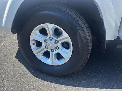 Super White 2016 Toyota 4Runner