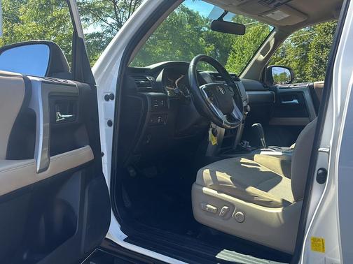 Super White 2016 Toyota 4Runner