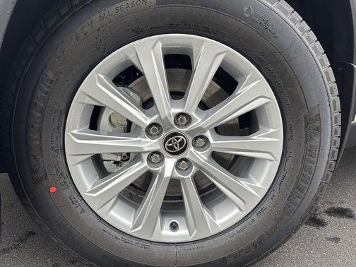 Wind Chill Pearl 2026 Toyota Grand Highlander XLE