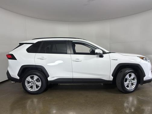 2020 Toyota RAV4 Hybrid XLE