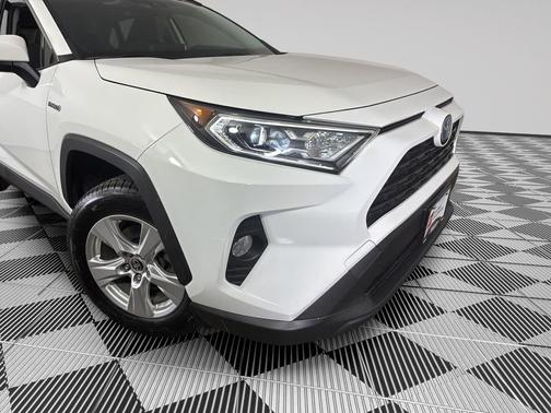 2020 Toyota RAV4 Hybrid XLE