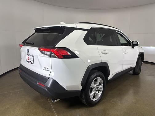 2020 Toyota RAV4 Hybrid XLE