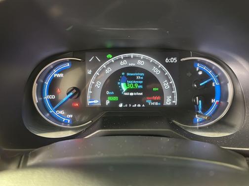 Ice Cap 2025 Toyota RAV4 Hybrid LE