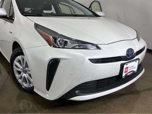 2020 Toyota Prius LE