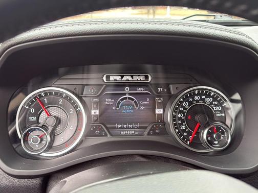 2021 RAM 2500 Laramie Crew Cab 4x4 6'4' Box