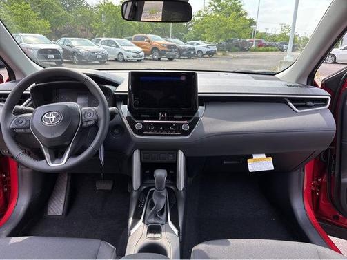 2025 Toyota Corolla Cross LE