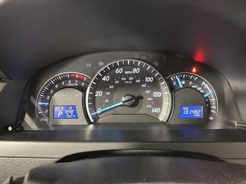 Classic Silver Metallic 2014 Toyota Camry LE