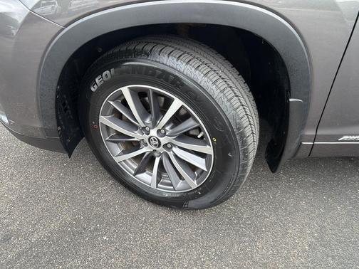 Predawn Gray Mica 2018 Toyota Highlander Hybrid XLE